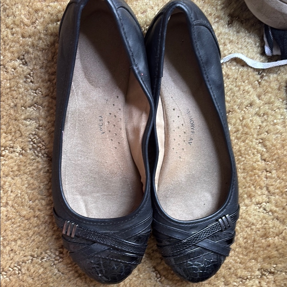 Time and Tru Black Ballet Flats with Woven Detail